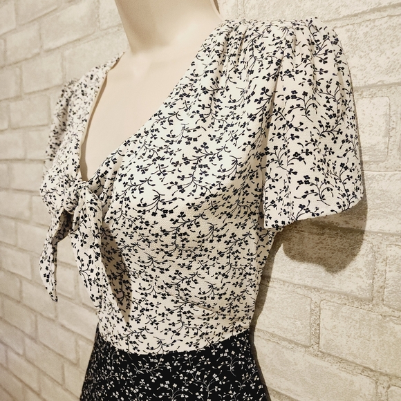 Cece Flirty Summer Dress - Picture 3 of 9